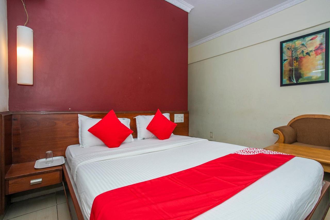 Oyo 18762 Vaishnavi Residency Hotell Bangalore Exteriör bild