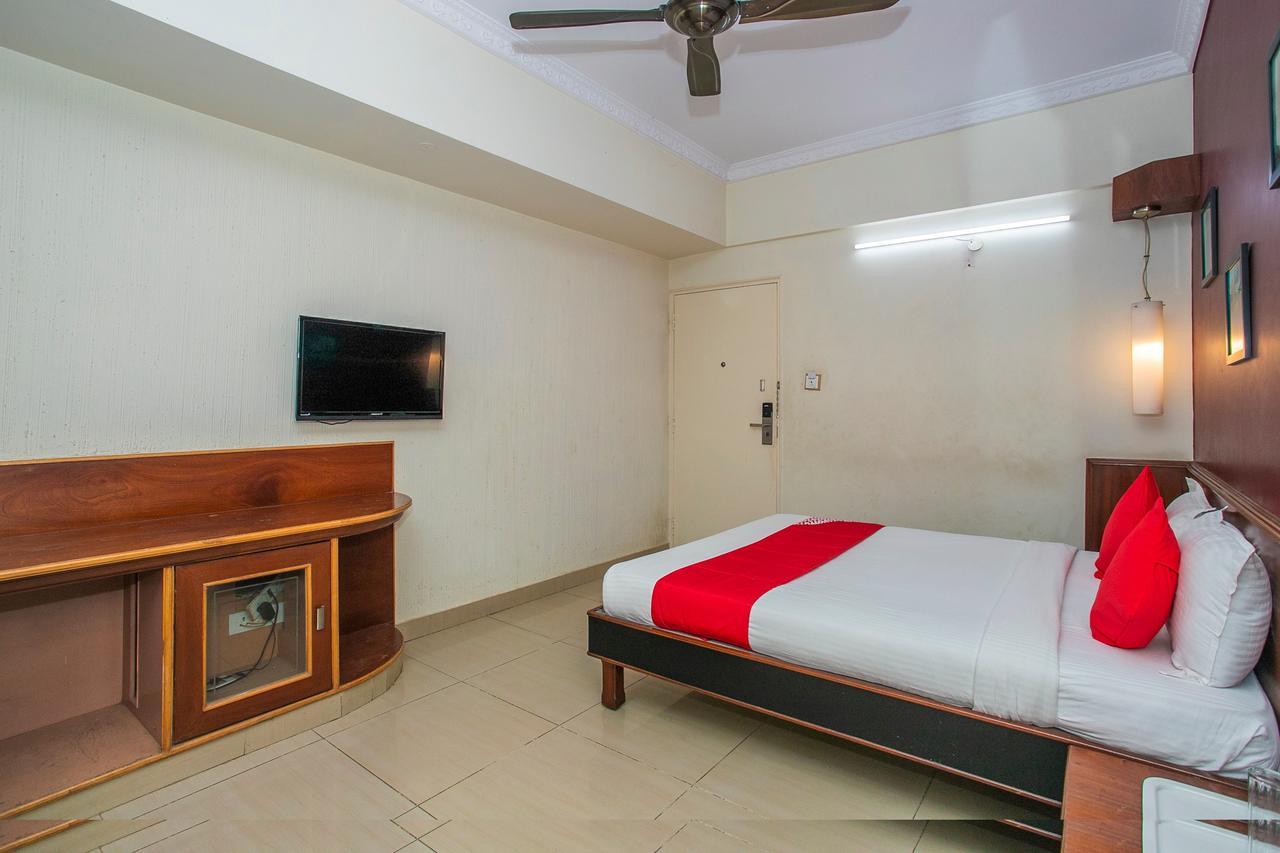 Oyo 18762 Vaishnavi Residency Hotell Bangalore Exteriör bild