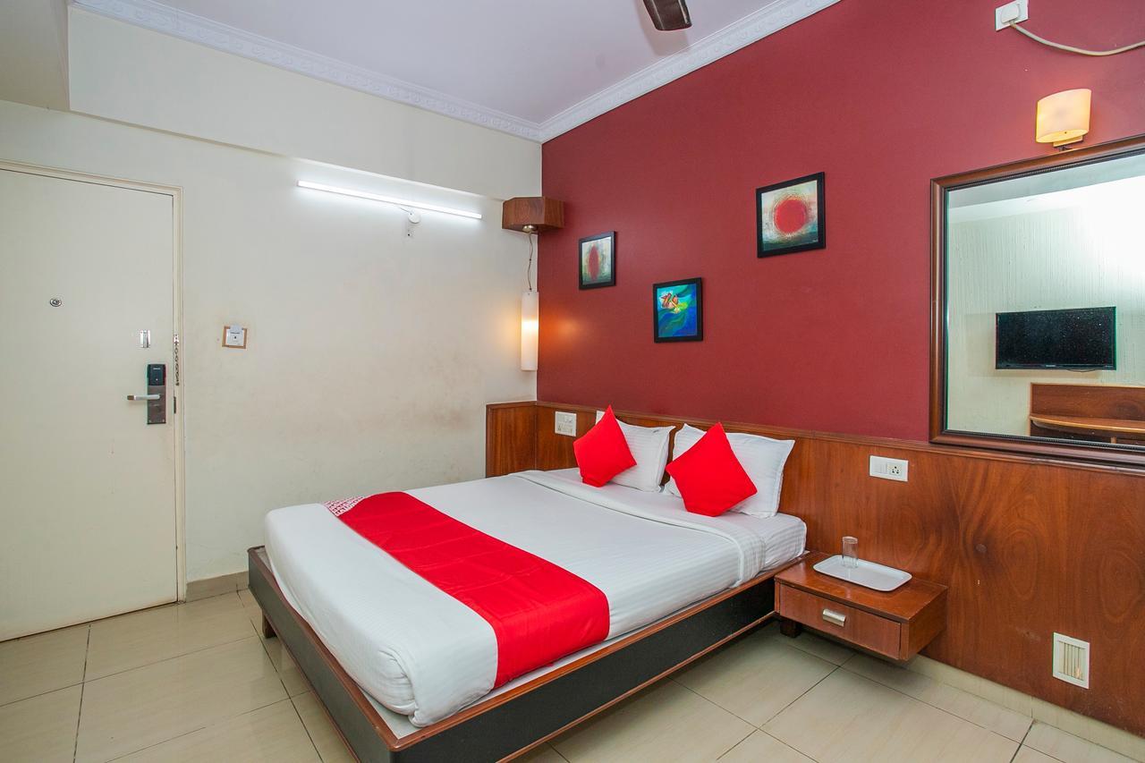 Oyo 18762 Vaishnavi Residency Hotell Bangalore Exteriör bild