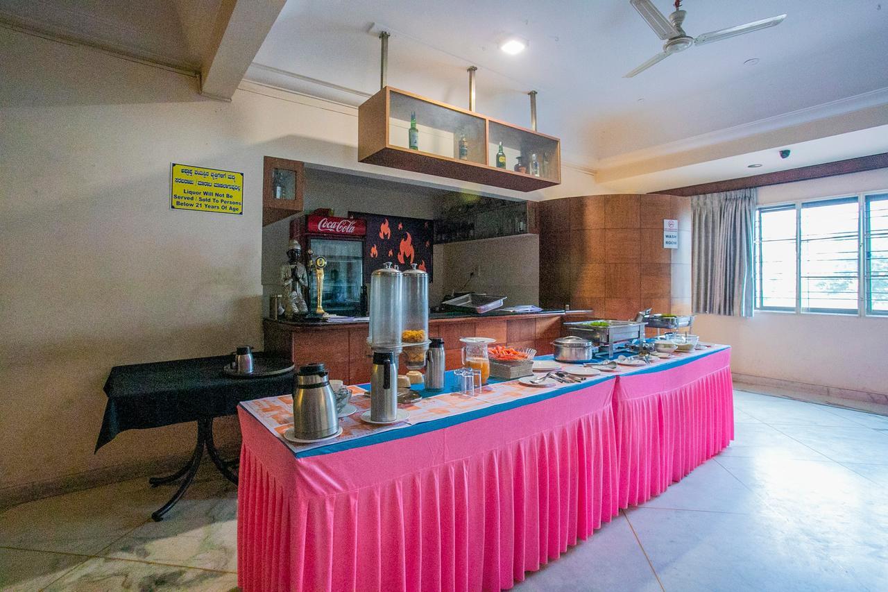 Oyo 18762 Vaishnavi Residency Hotell Bangalore Exteriör bild