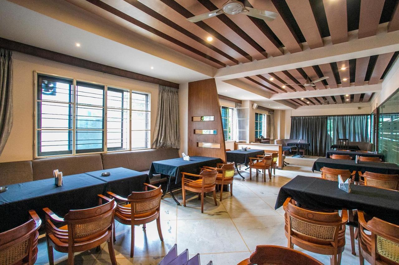 Oyo 18762 Vaishnavi Residency Hotell Bangalore Exteriör bild