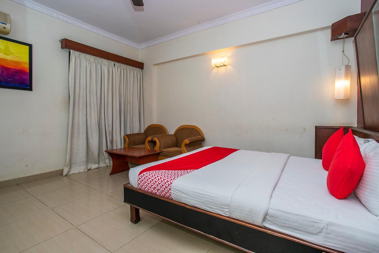 Oyo 18762 Vaishnavi Residency Hotell Bangalore Exteriör bild